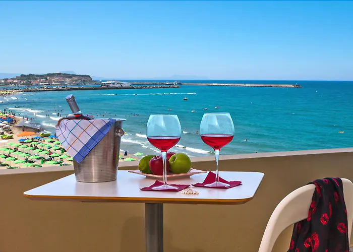 Апартаменти Meltemi Coast *